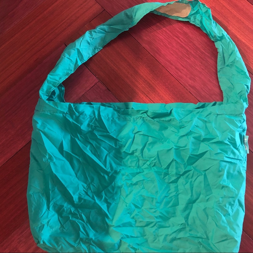 Tieks tote